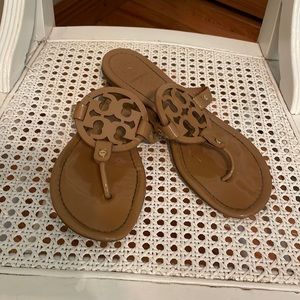 Tory Burch Miller Sand Nude Patent Leather Flip-Flops Women's Size 9.5 M